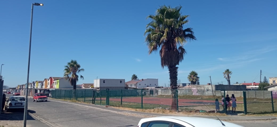 2 Bedroom Property for Sale in Heideveld Western Cape